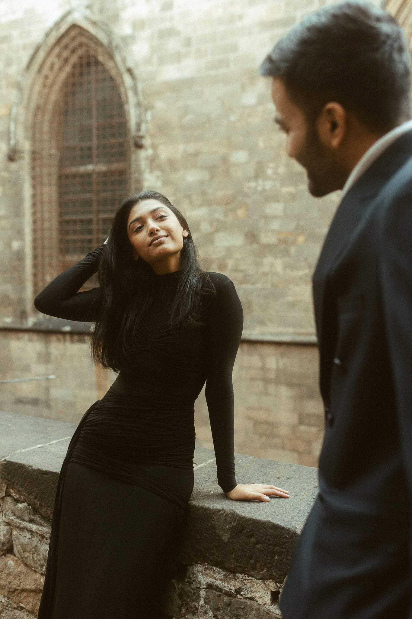 Elegant couples photoshoot in Gothic Quarter, Barcelona