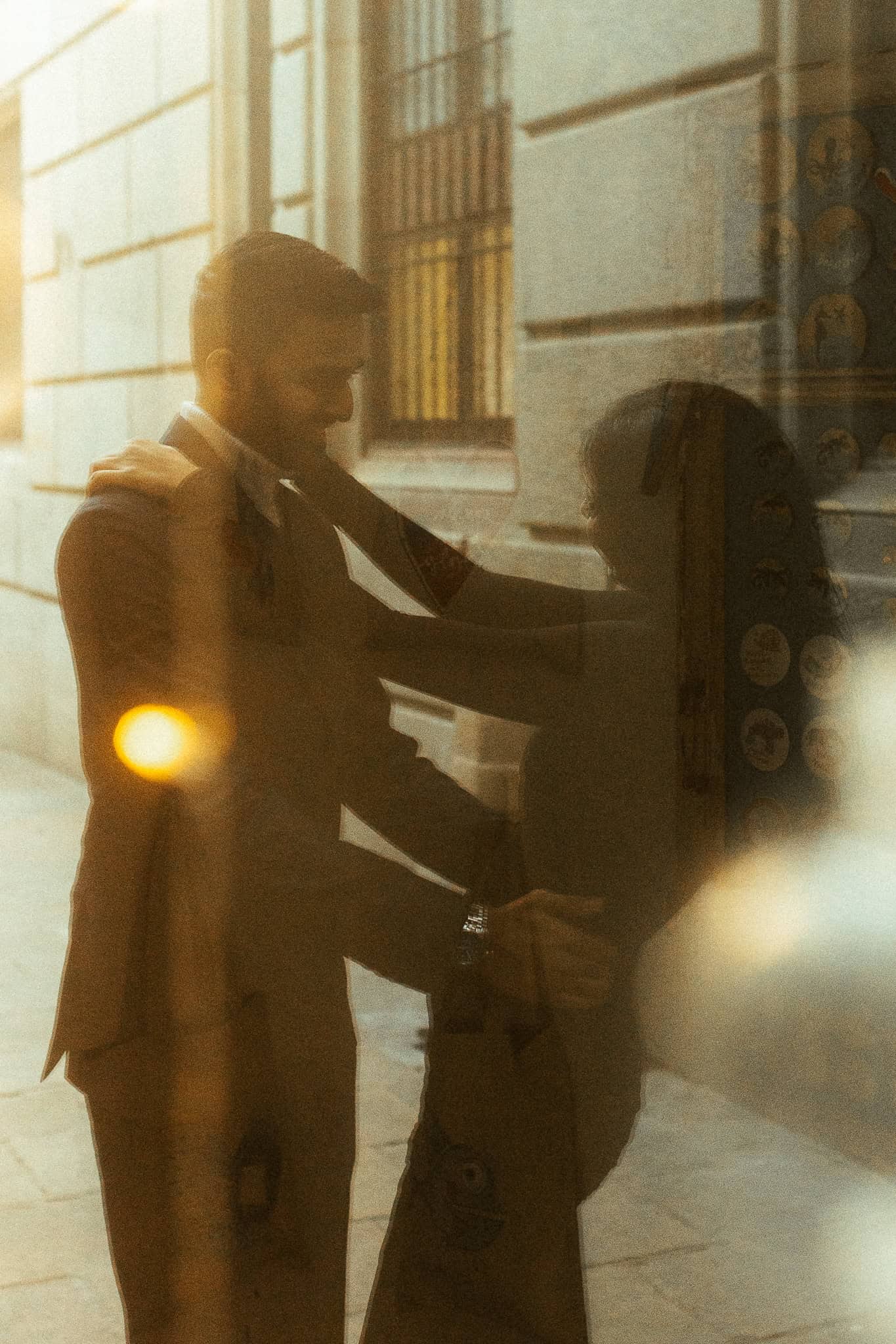 Elegant couples photoshoot in Gothic Quarter, Barcelona
