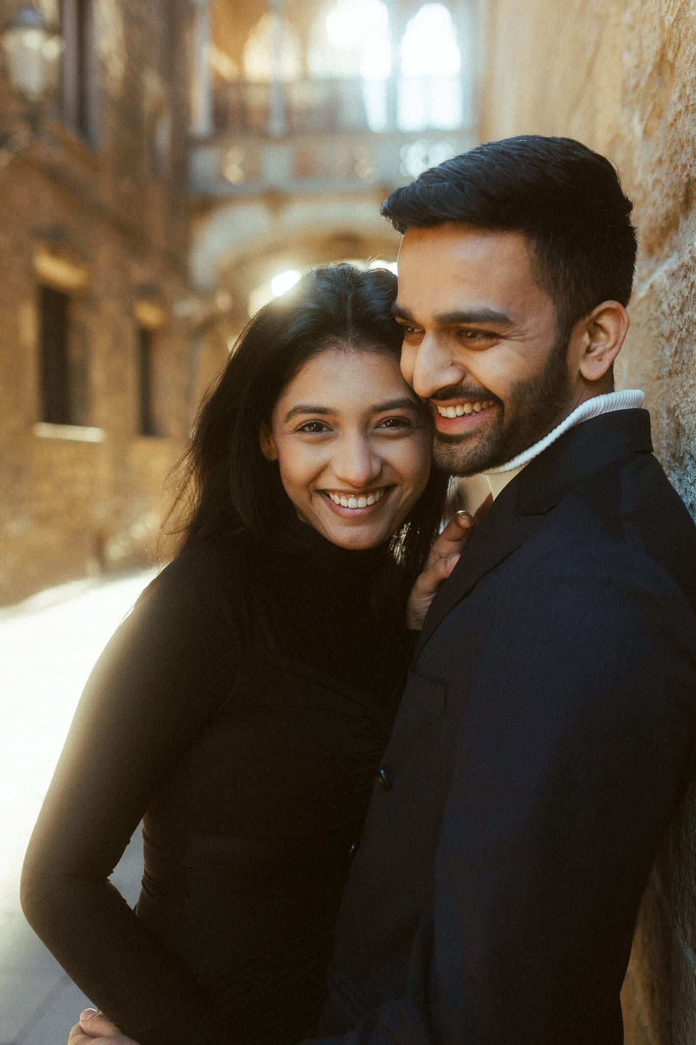 Elegant couples photoshoot in Gothic Quarter, Barcelona