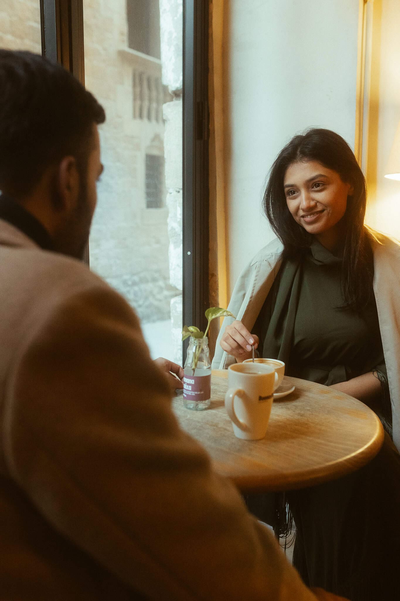 Elegant couples photoshoot in Gothic Quarter, Barcelona