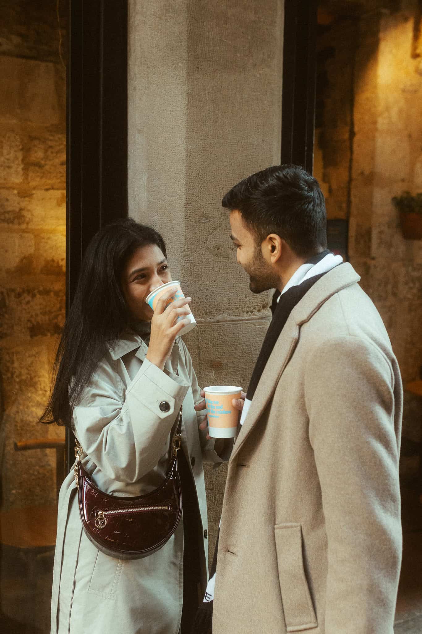 Elegant couples photoshoot in Gothic Quarter, Barcelona