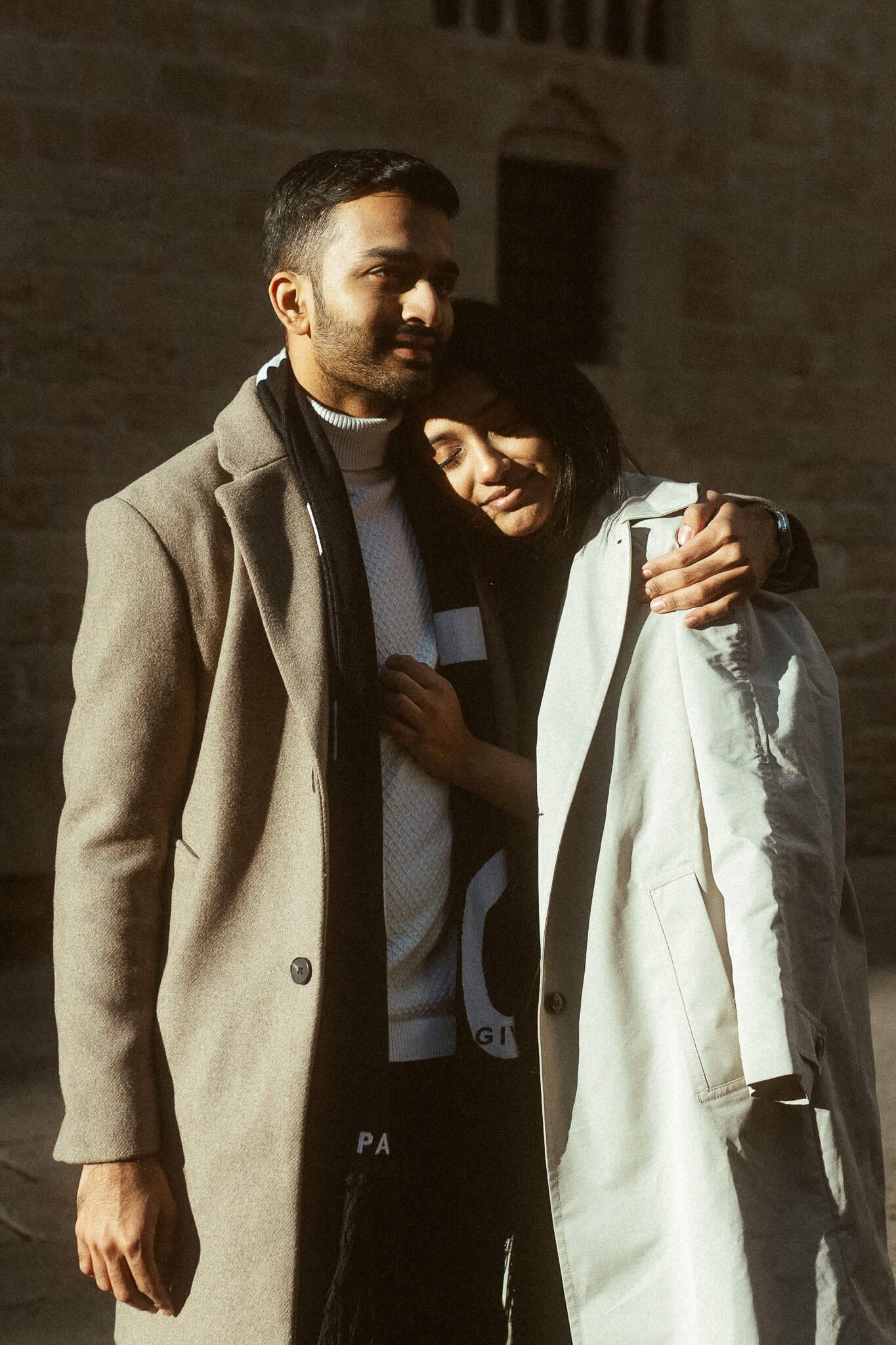 Elegant couples photoshoot in Gothic Quarter, Barcelona