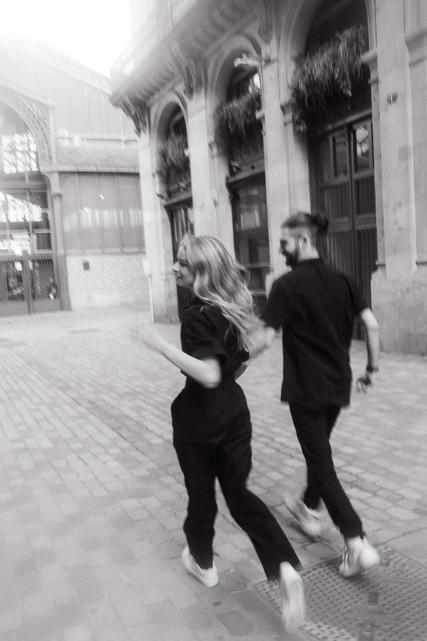 Couples Photoshoot in Barcelona city